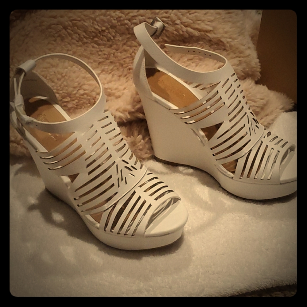 White wedges